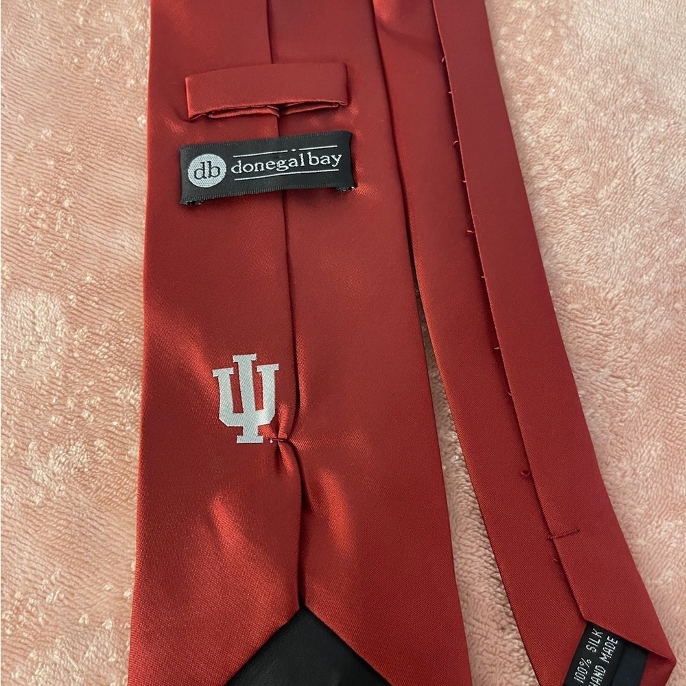 Elegant Red Men's Tie with IU Emblem - Picture 5 of 8